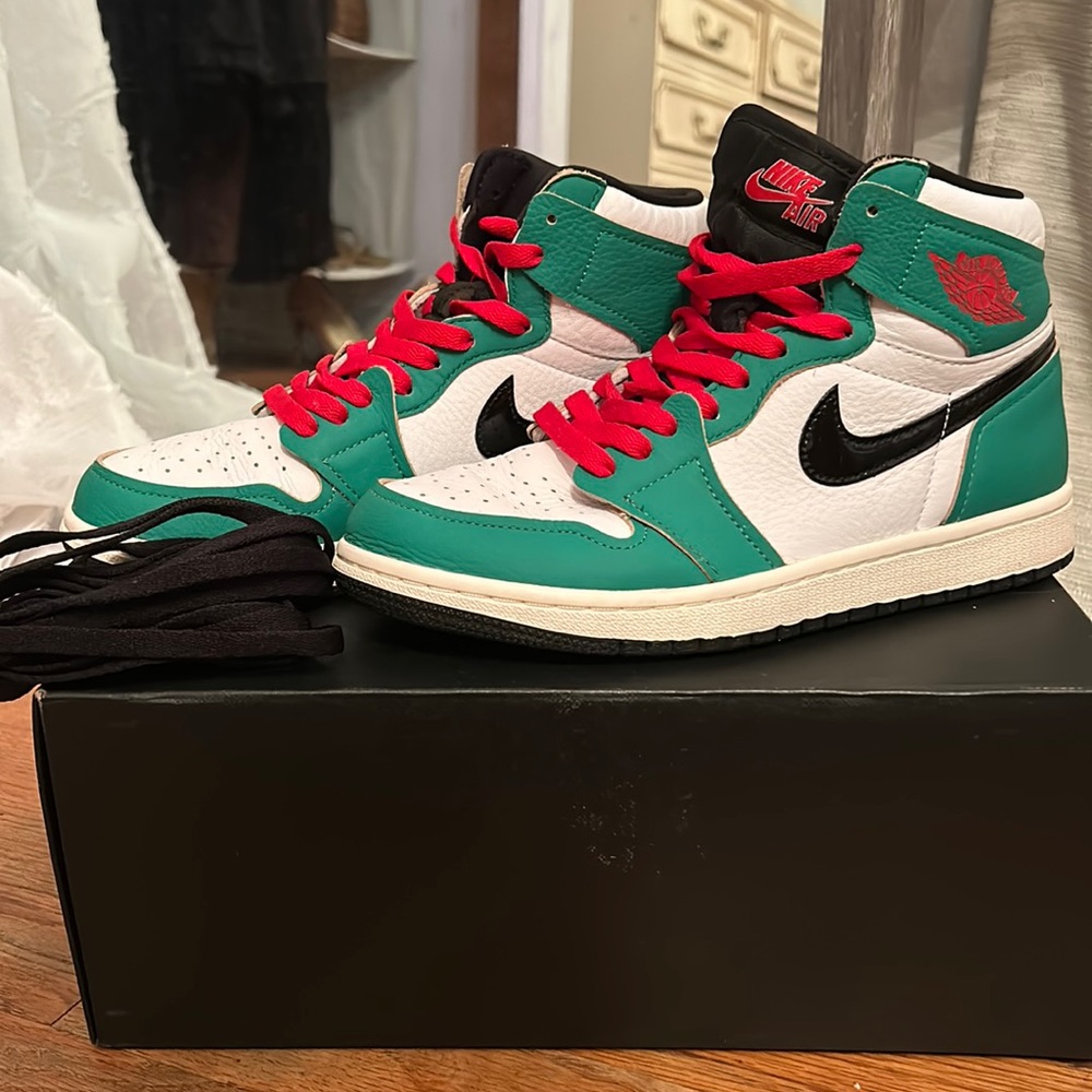 Air Jordan 1 OG “Lucky Green”